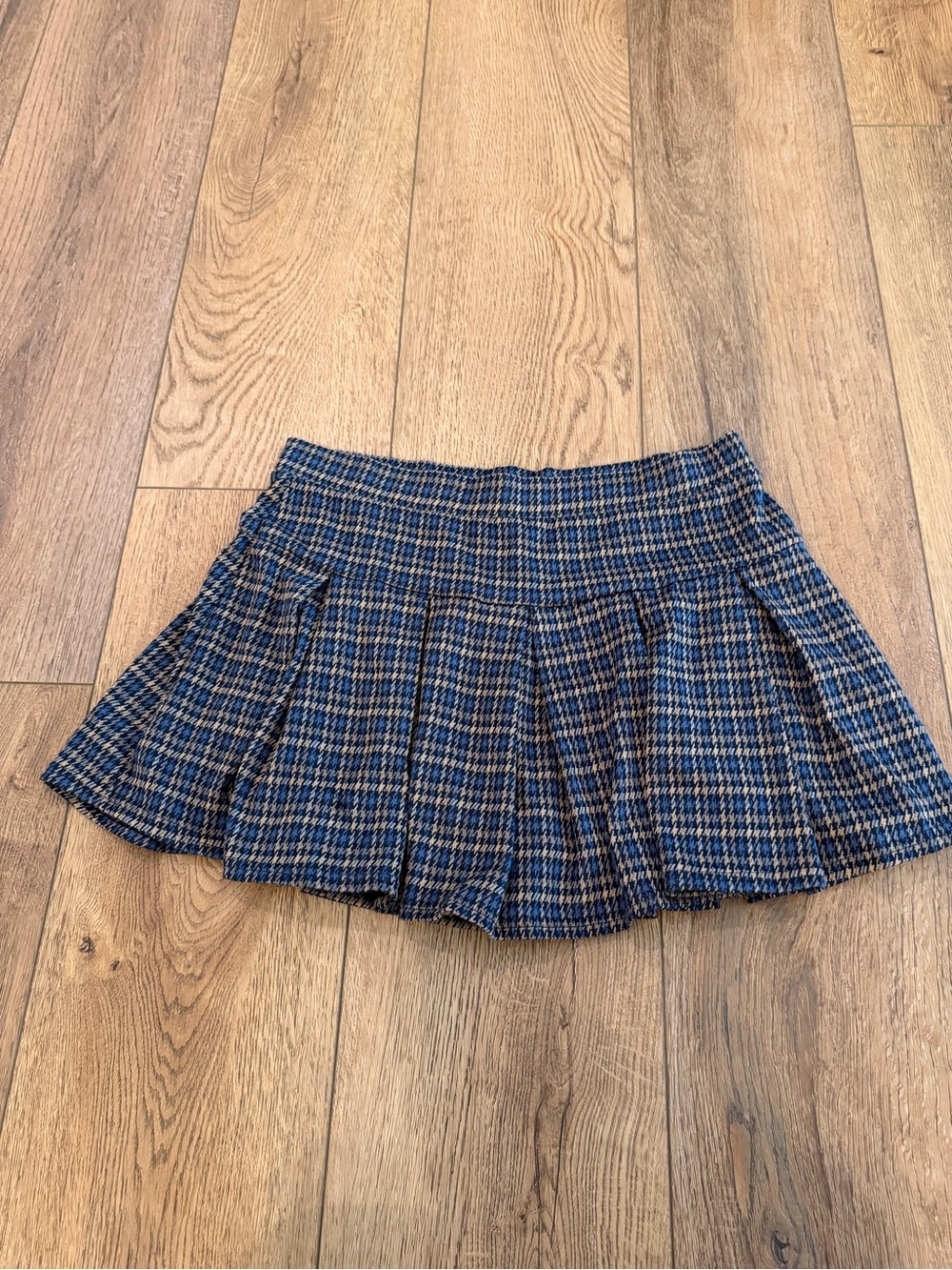 American Eagle Outfitters Blue & Brown Plaid Pleated Mini Skirt